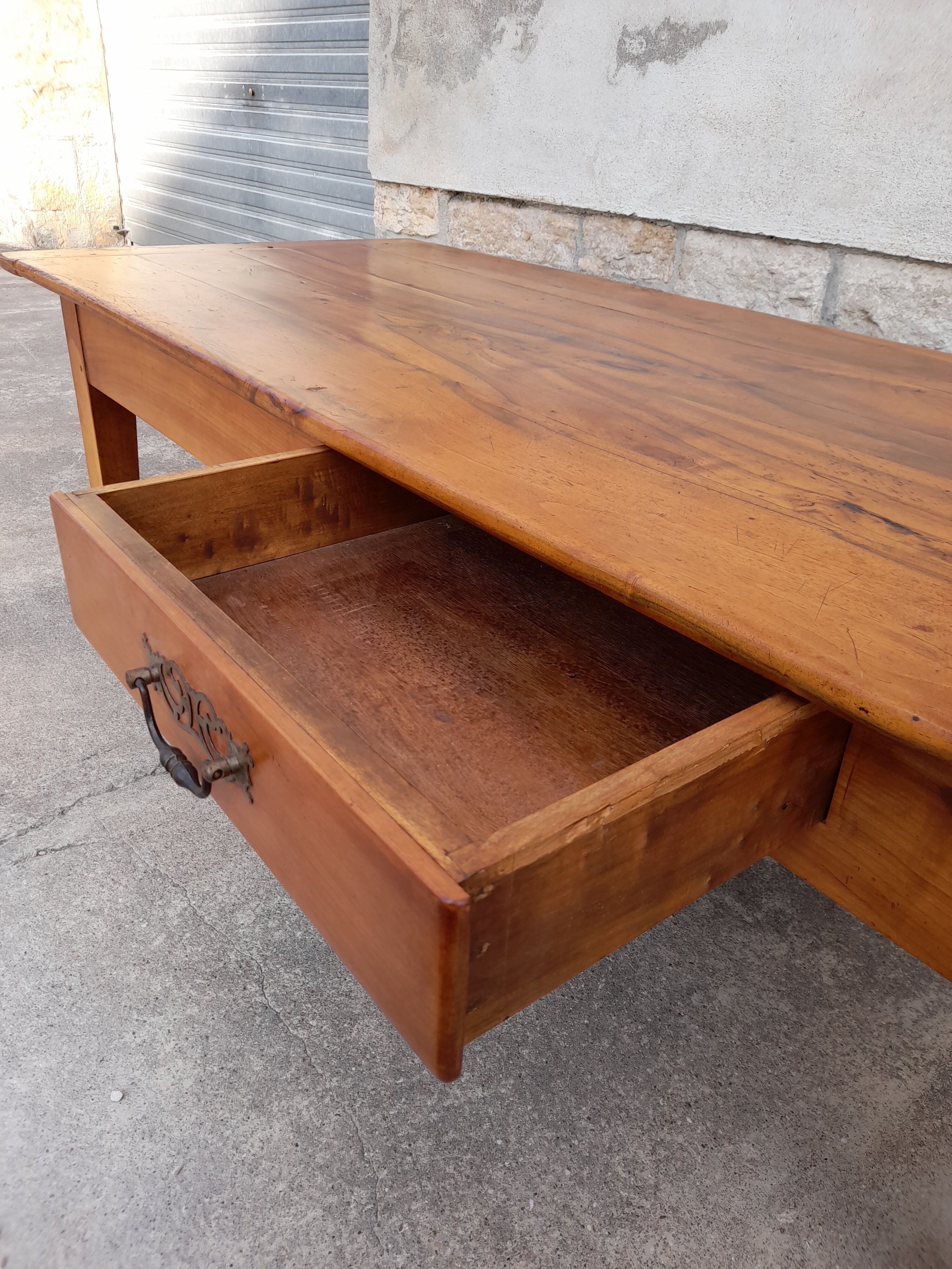Walnut farm coffee table 19th -1m84