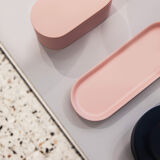 Empty oval pocket in pink polyresine