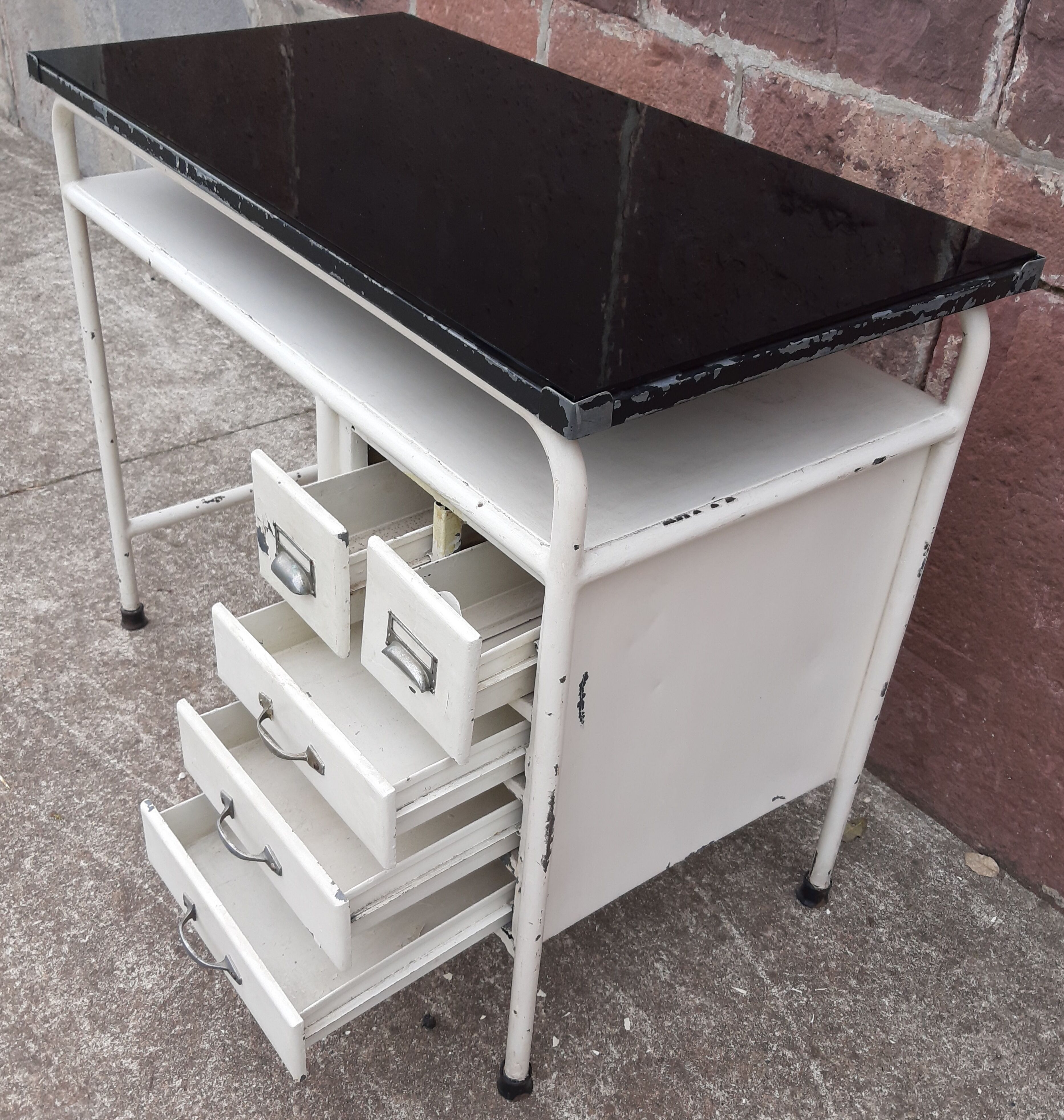 Medeckn office year 40/ 50