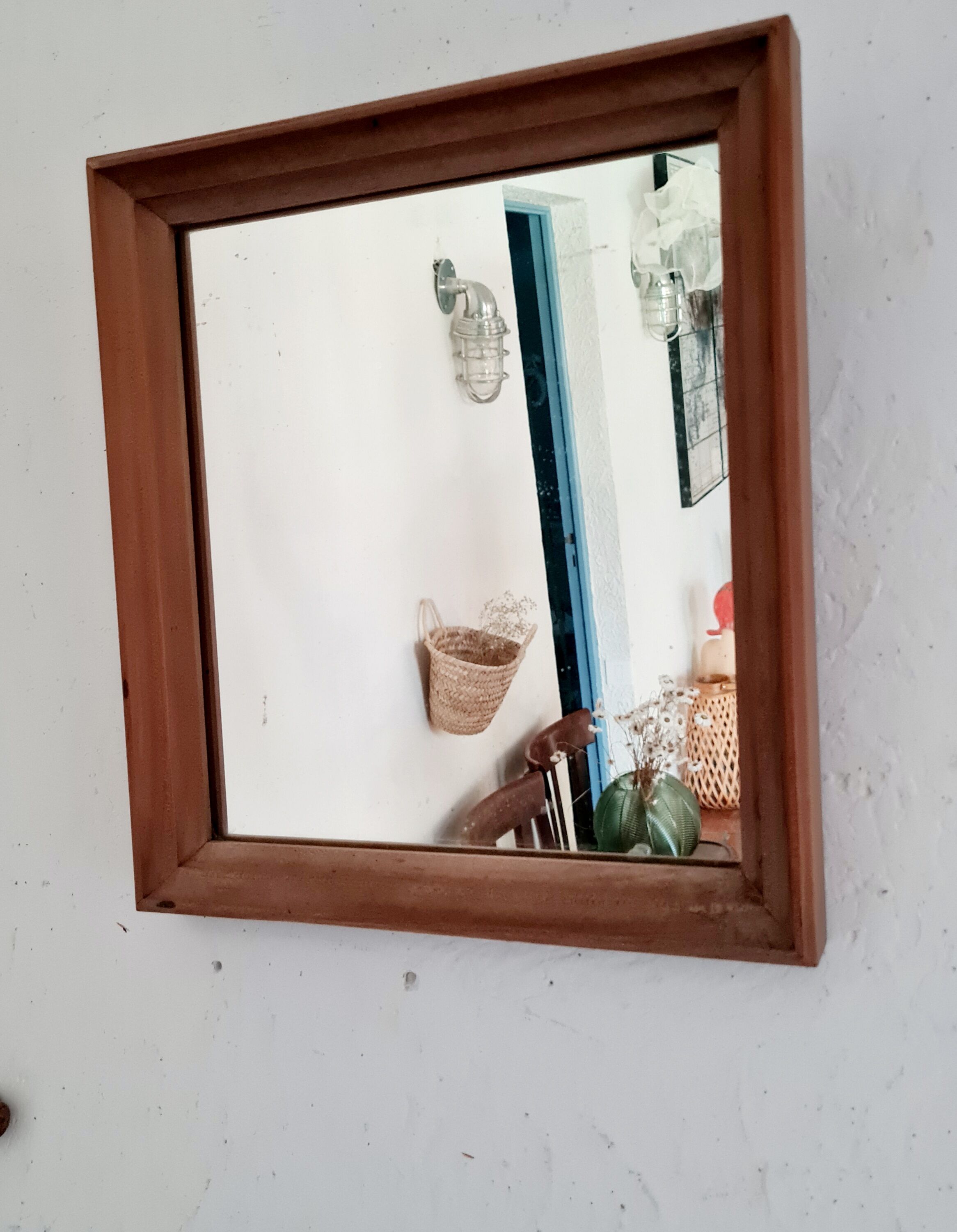 Old mirror entourage rustic wood