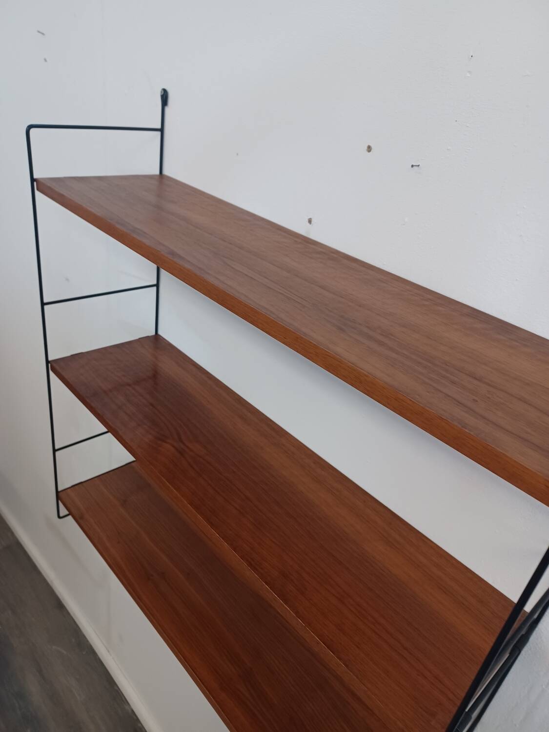 Étagère murale années 60,String,noyer