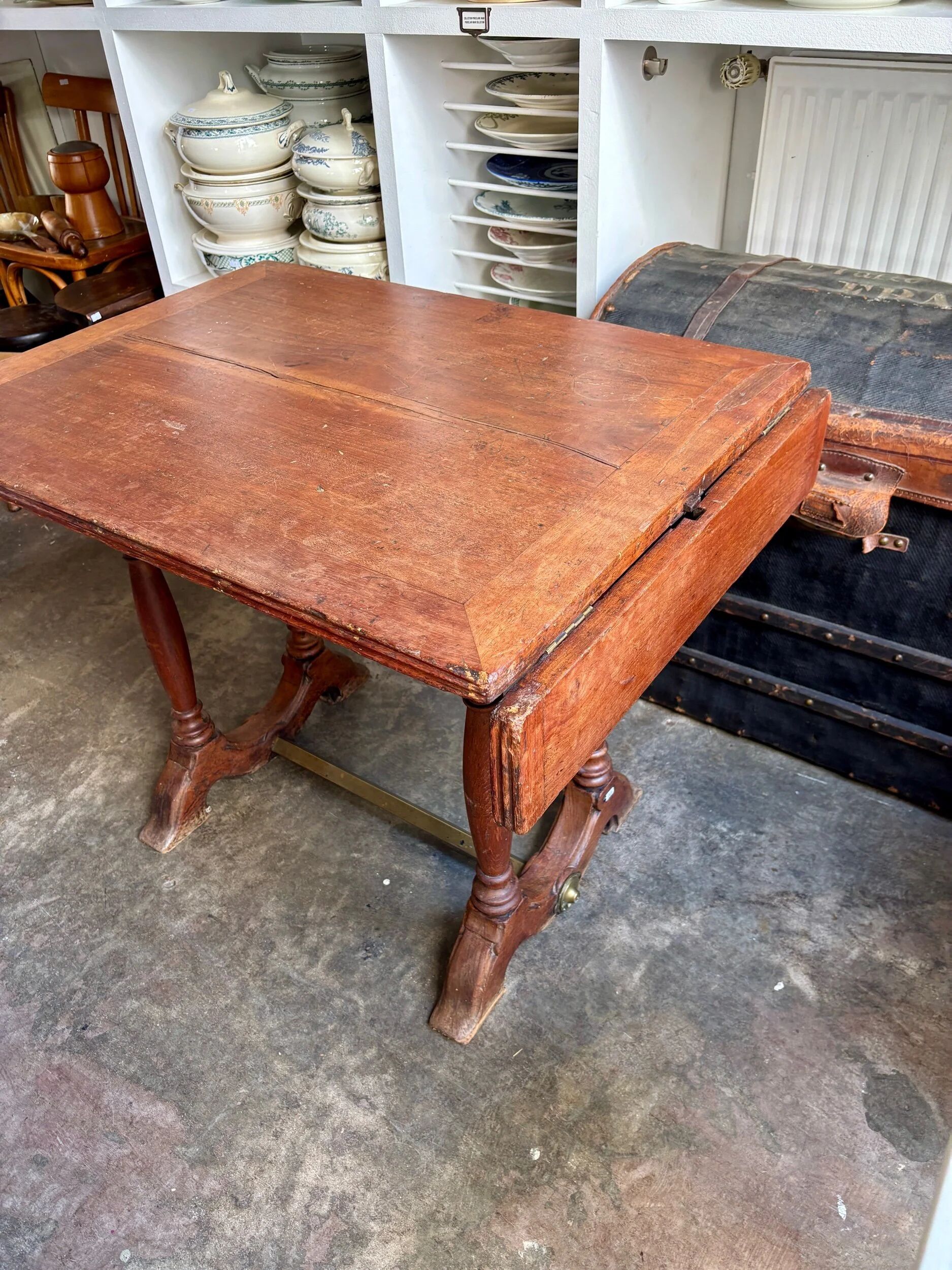Table bistrot à abattants en bois foncé