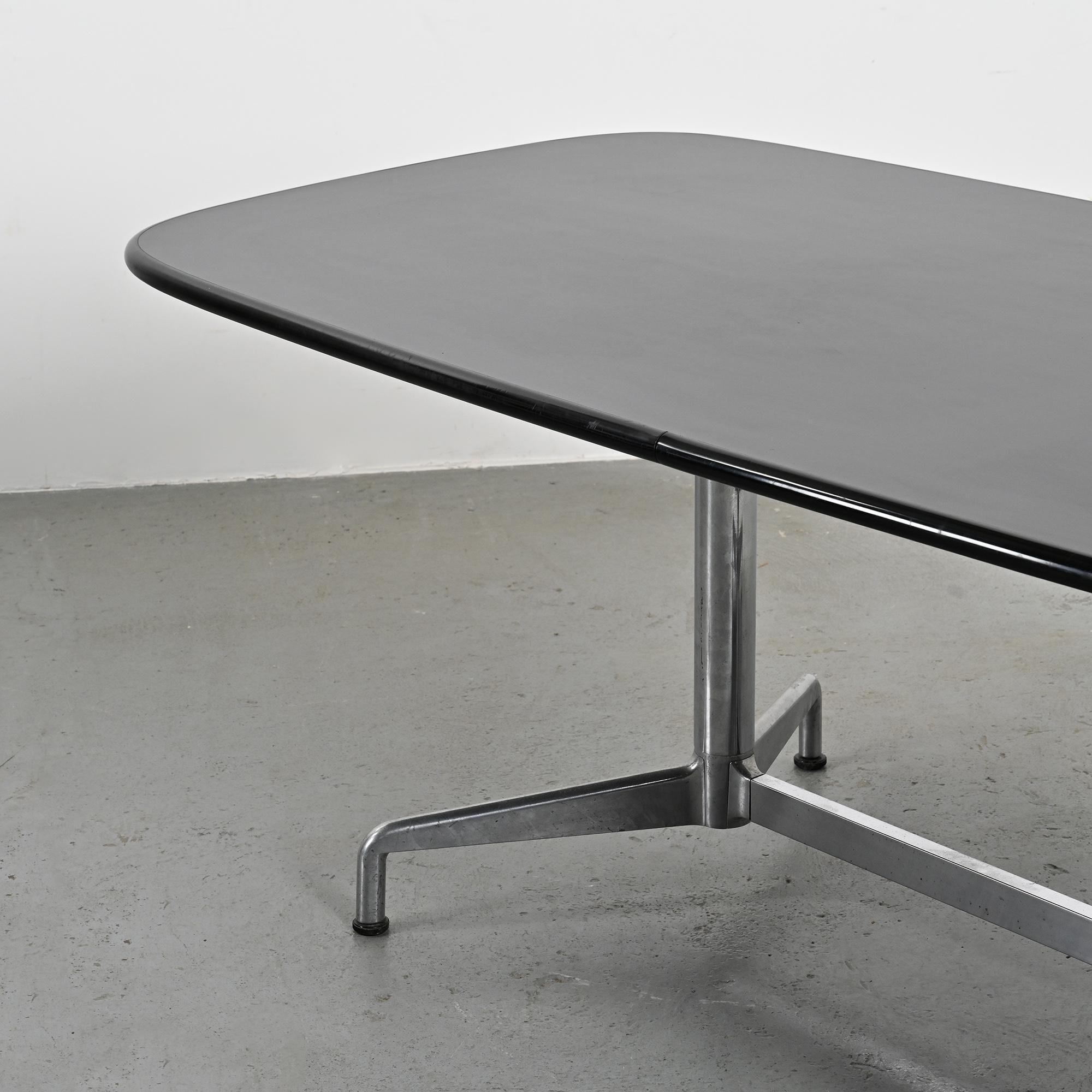 Black desk by Giancarlo Piretti for Castelli, Italy, circa 1970.