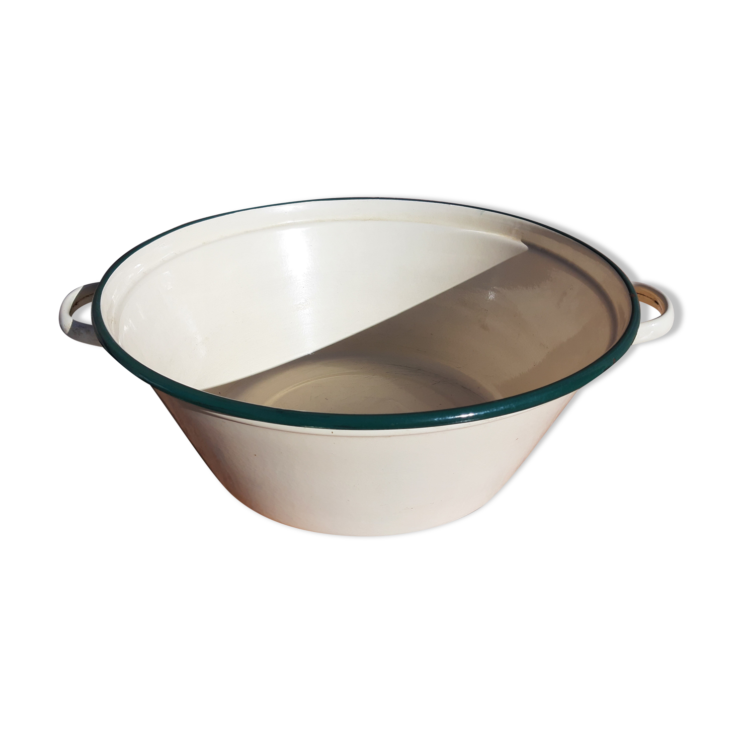 Enamelled sheet metal basin