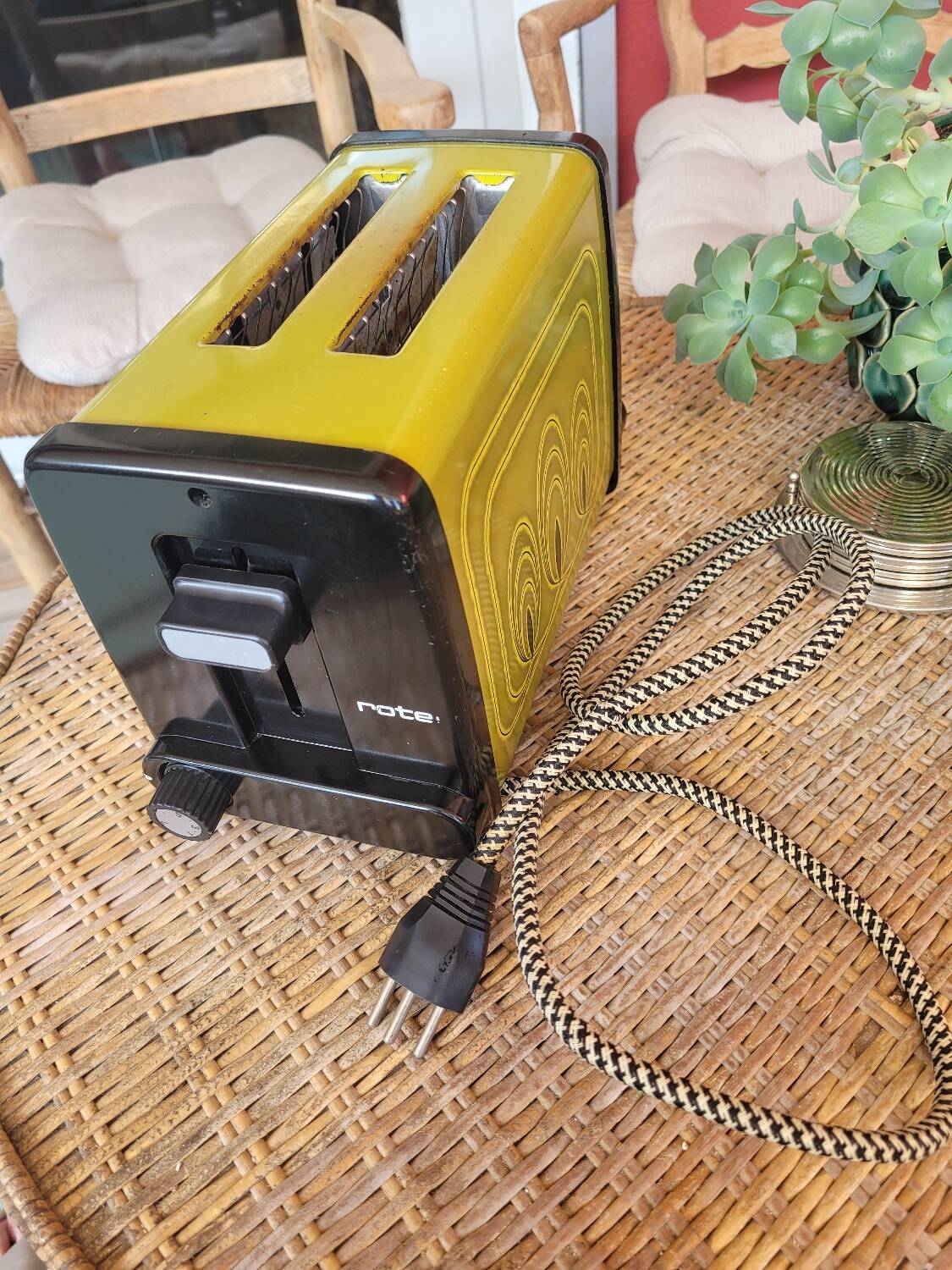 Rotel vintage toaster