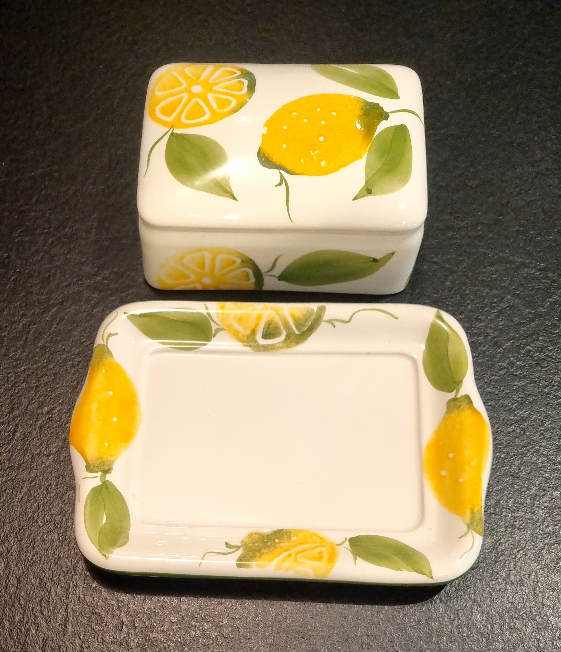 Lemon décor butter dish