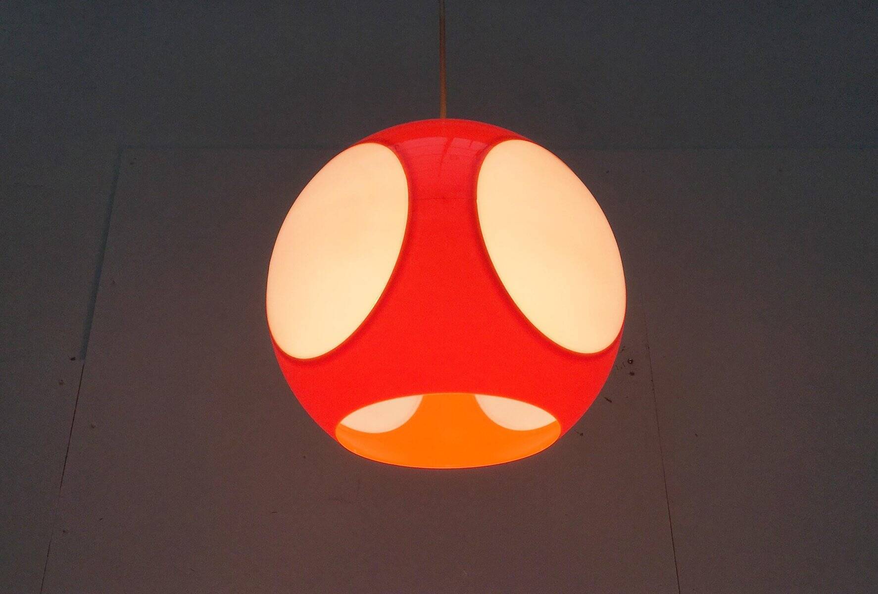 Vintage UFO lamp from the space age attributed to Luigi Colani.