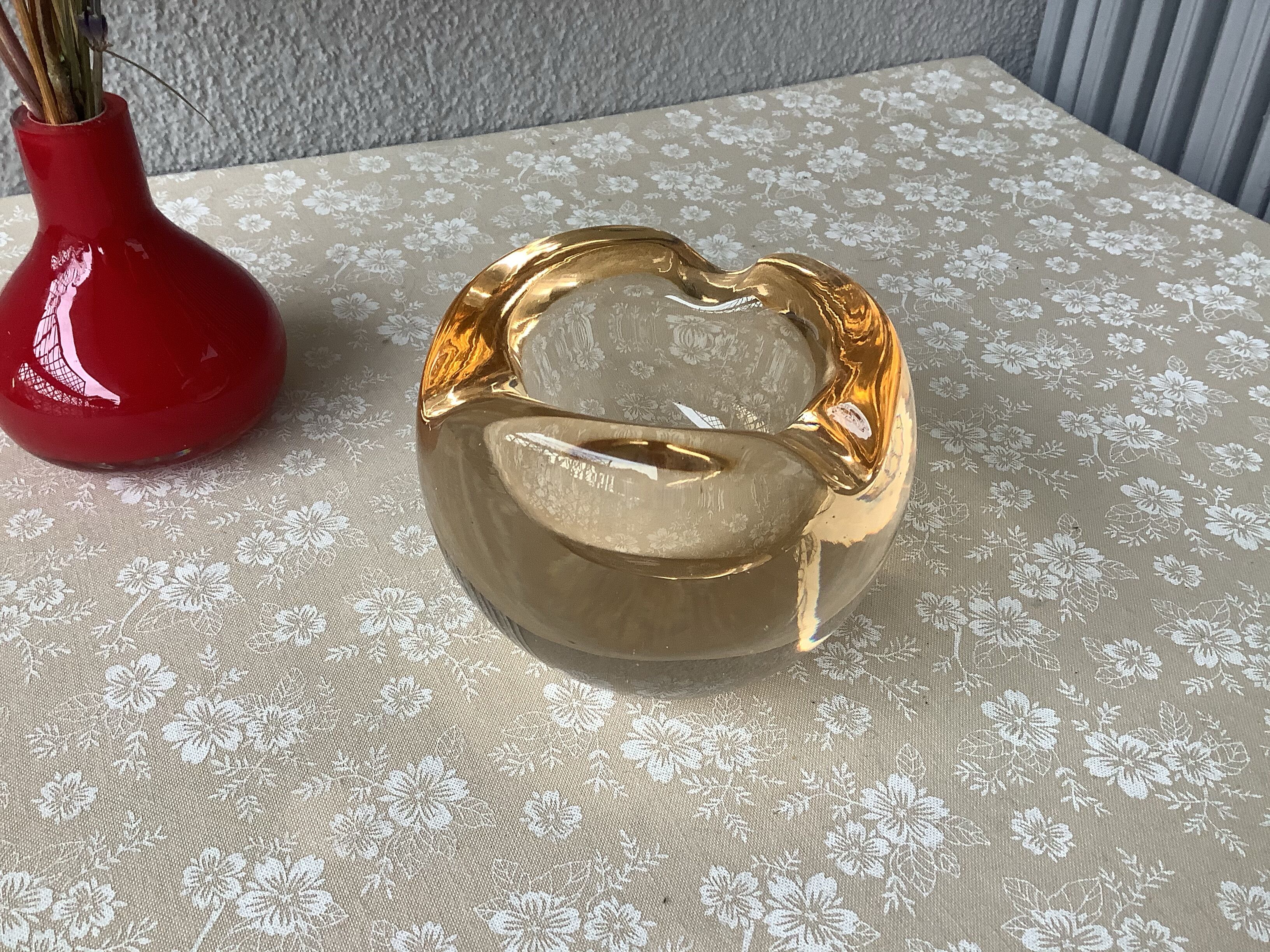 Daum ashtray by Daum Nancy France