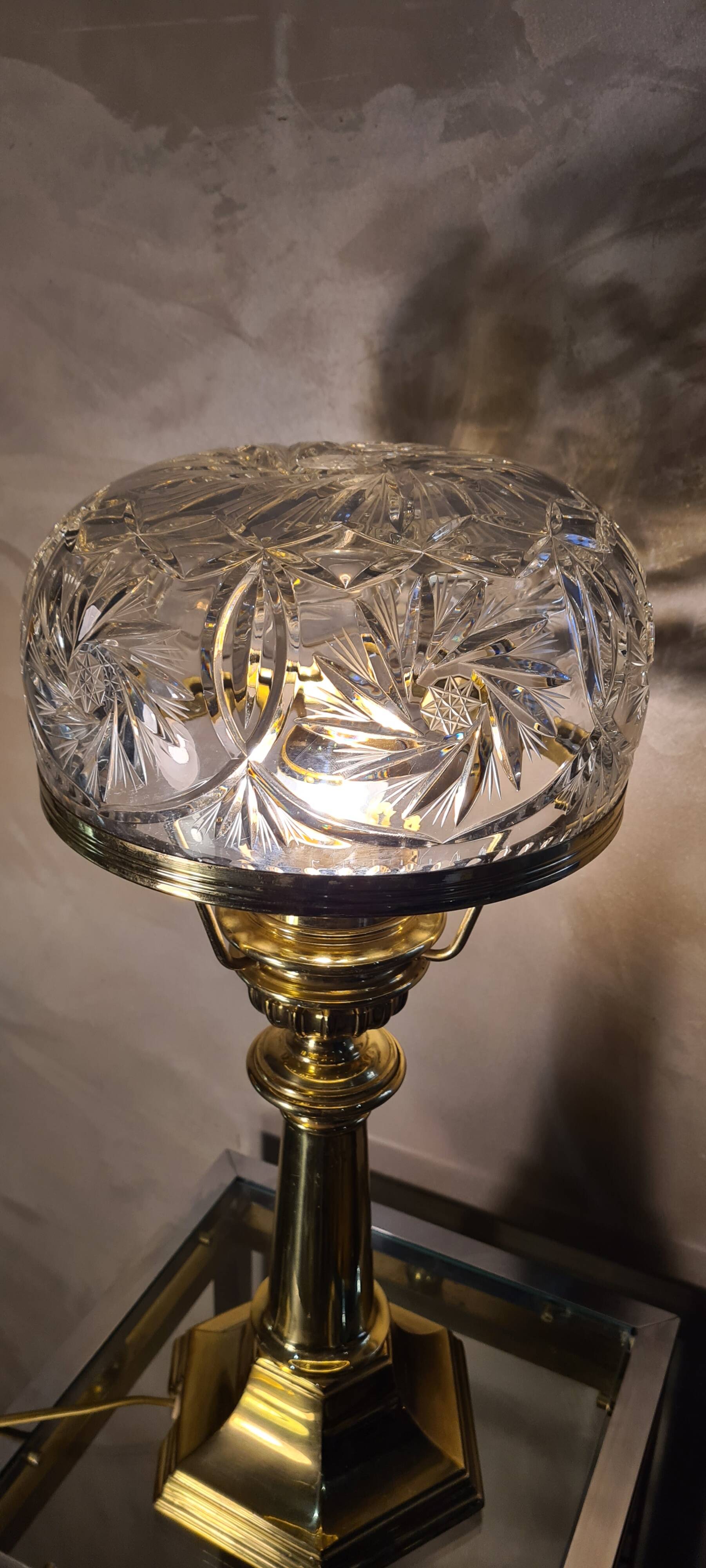Large brass lamp with its crystal dome electricity redone in the 70s 50x22 cm
