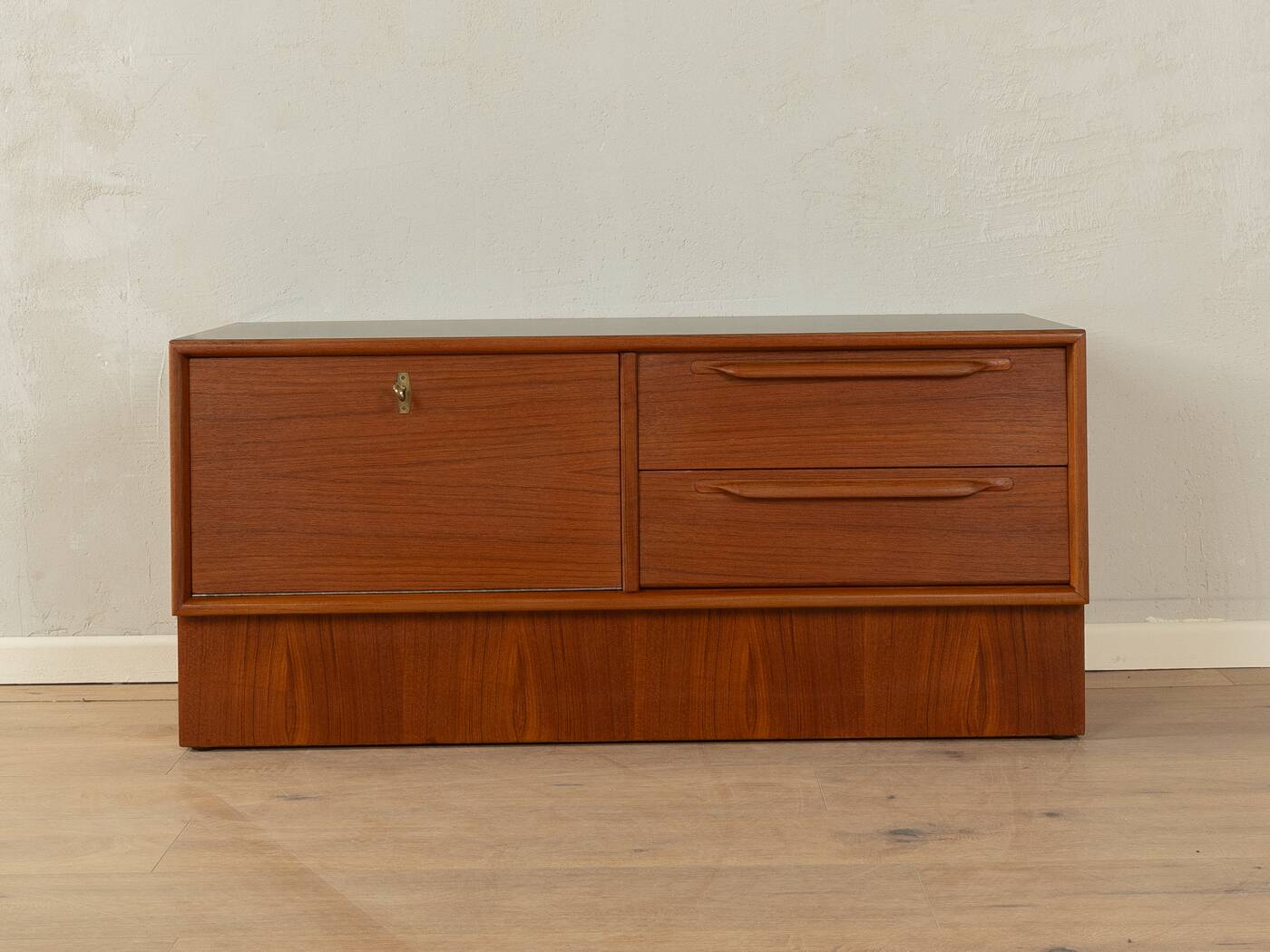 Buffet bas des années 1960, Heinrich Riestenpatt