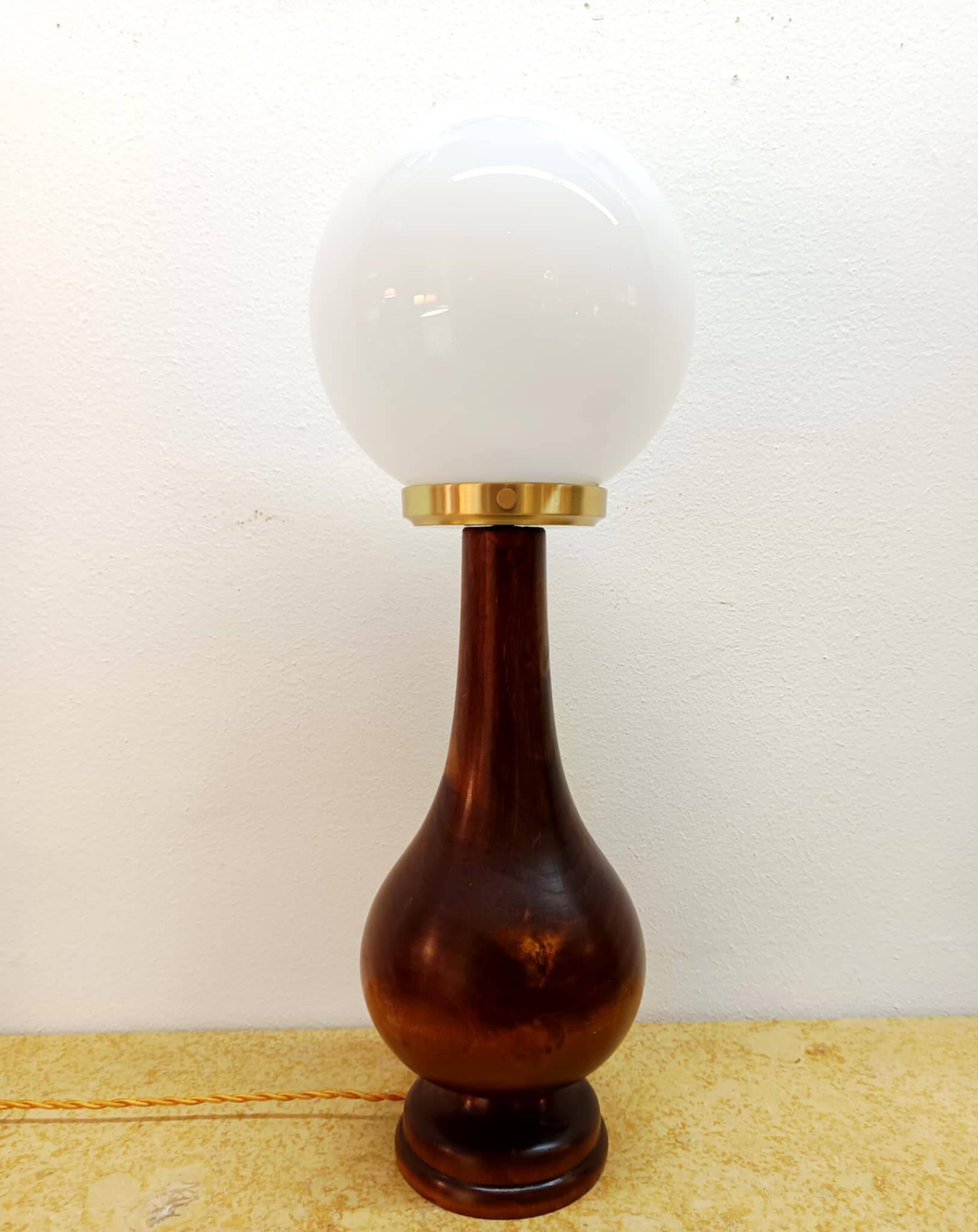 Art Deco lamp in wood and opaline glass