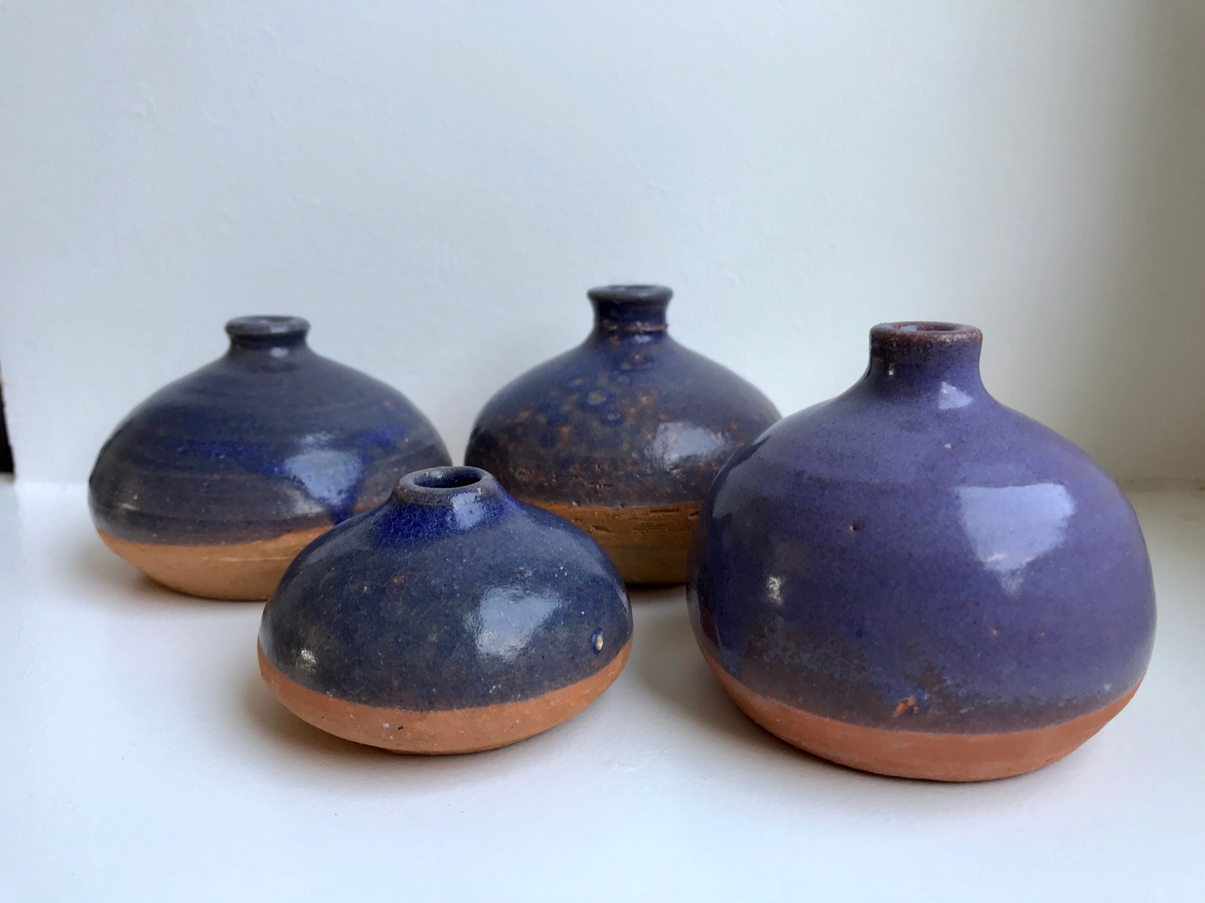 Lot de 4 petits vases en grès vernissés violets années 70