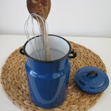 Pot à lait en tôle emaillé bleu