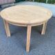 Table à manger scandinave ronde extensible décapée en chêne brut 1970