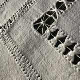 Embroidered sheet PM scalloped edge triple day central seam