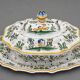 Important covered soup tureen and its stand in earthenware – Polychrome decoration