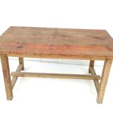 Table  en bois massif  en  chêne et plateau en pin.