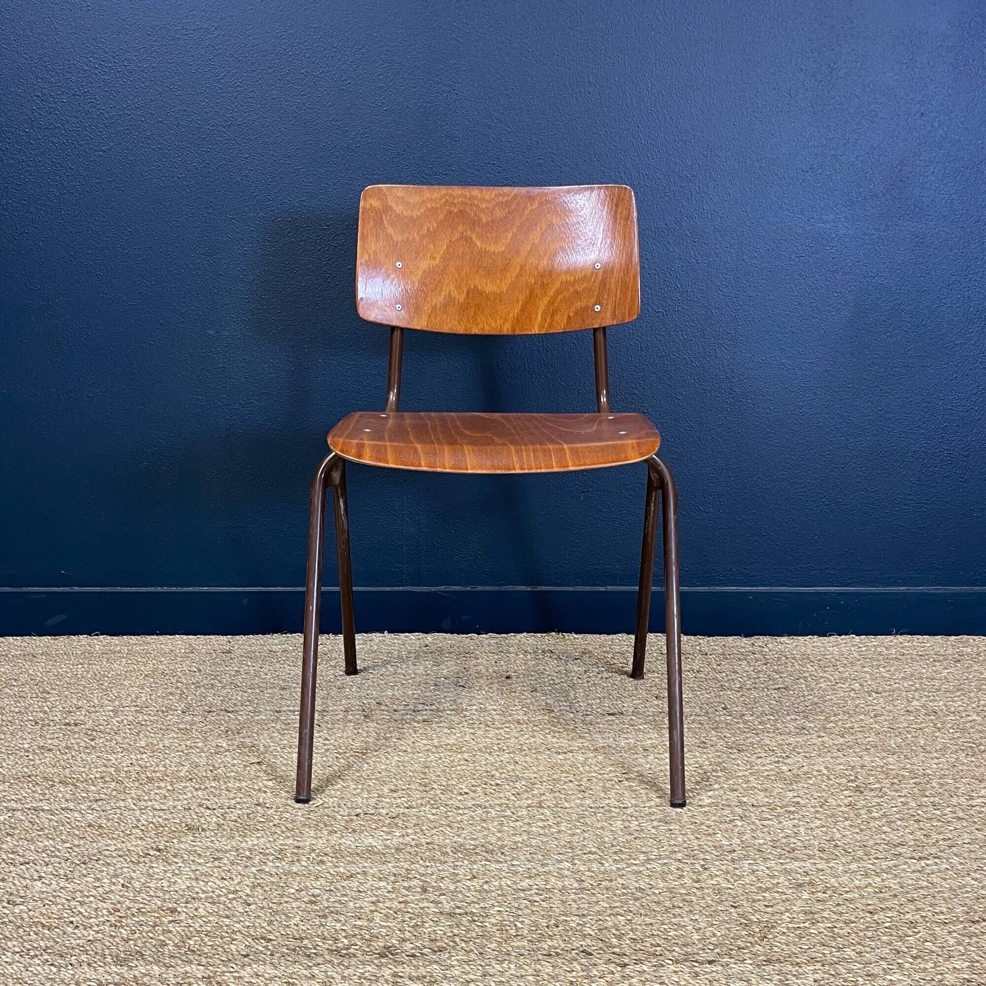 Ensemble de 4 chaises école bois années 70 Pays bas