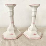 Paire de bougeoirs en céramique , Italie