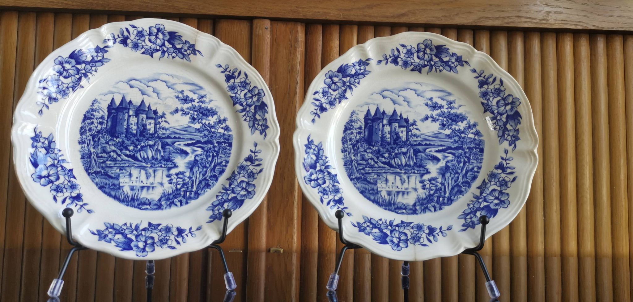 Set of 2 Sarreguemines porcelain collector's plates from the 70s