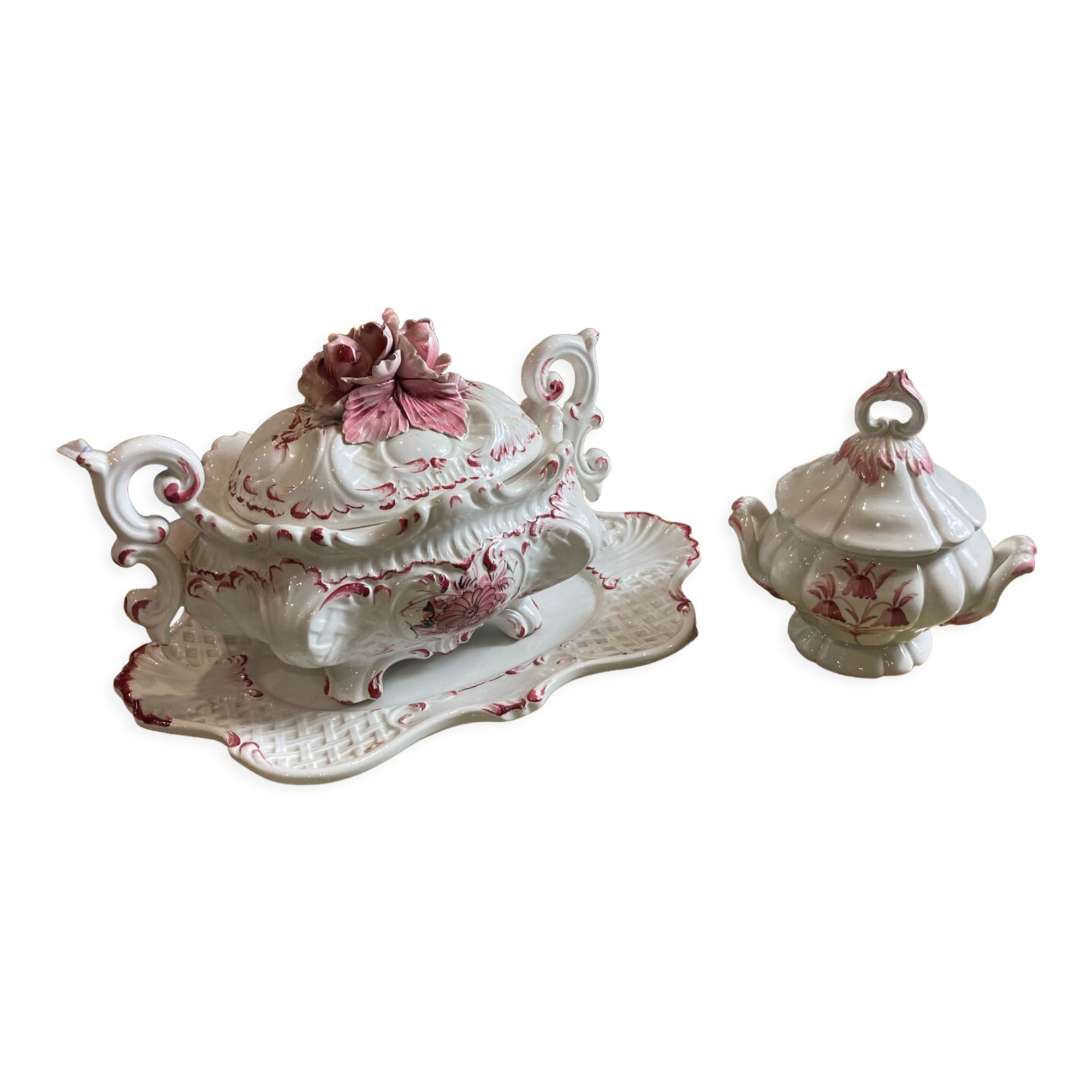 Porcelain and sugar slip tureen