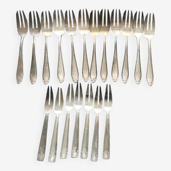 Ensemble de fourchettes en métal argenté