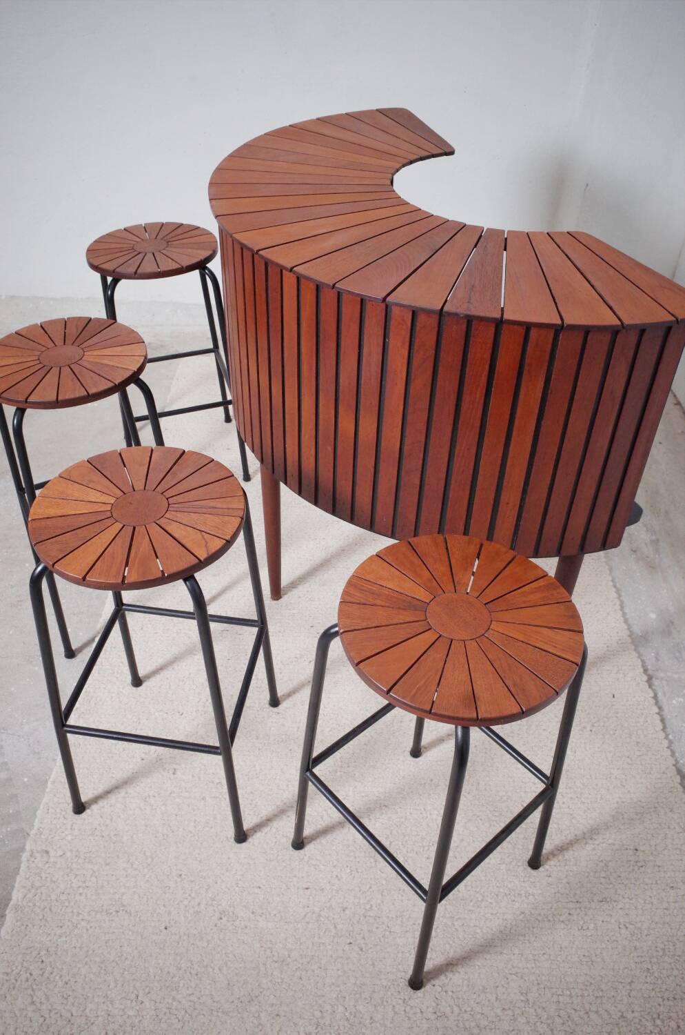 Sika Møbler vintage Bar mit 4 Barhocker aus Teak
