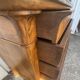 Commode Louis-Philippe en ronce de noyer avec marbre rosé – XIXe siècle