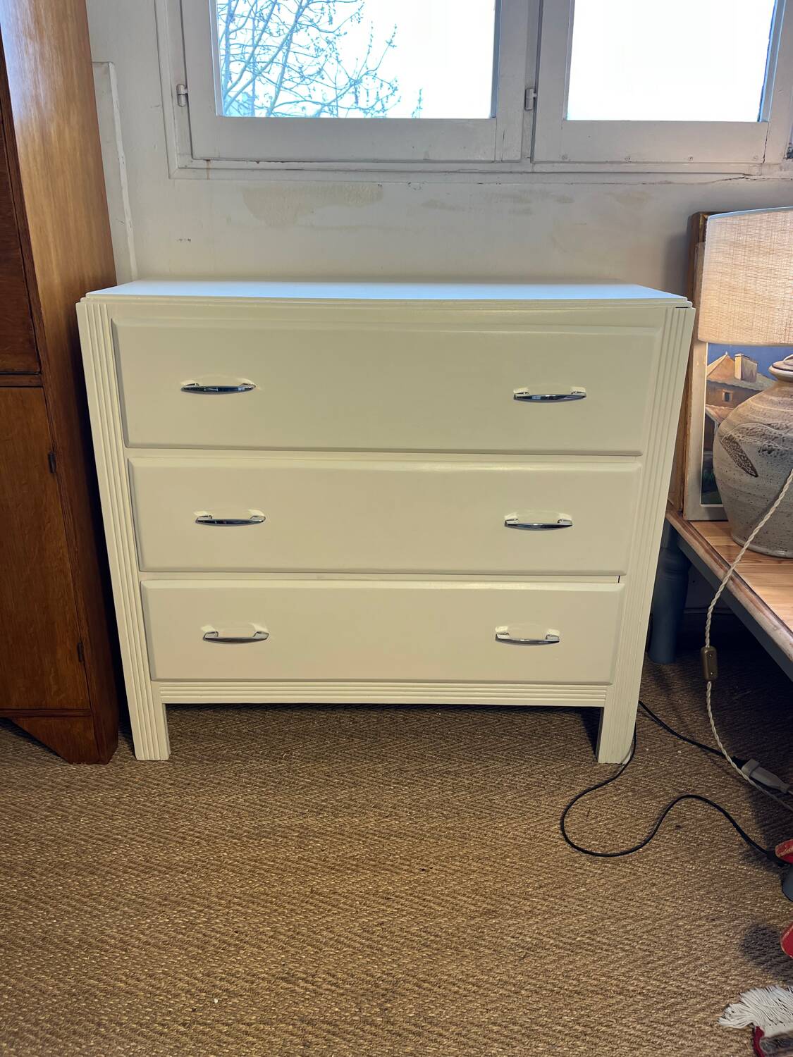 Vintage chest of drawers restored in white painted wood
