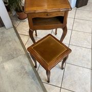 Guéridon ensemble gueridon et tabouret de style Louis XV en chêne massif
