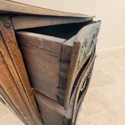 Louis XV walnut commode, 18th century