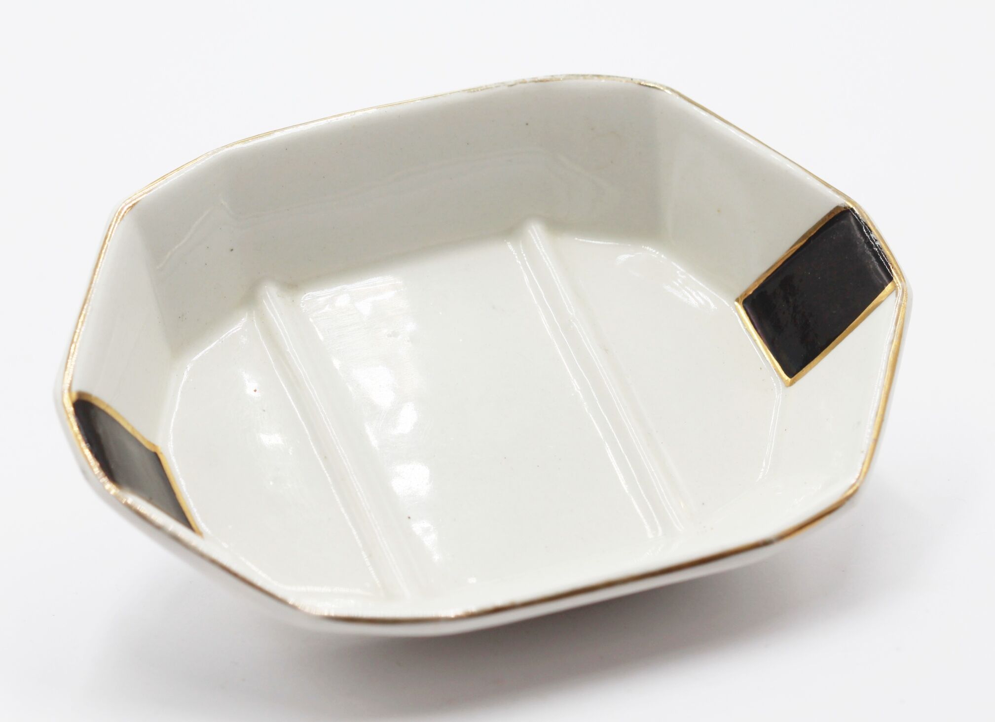 Soap holder in onnaing earthenware