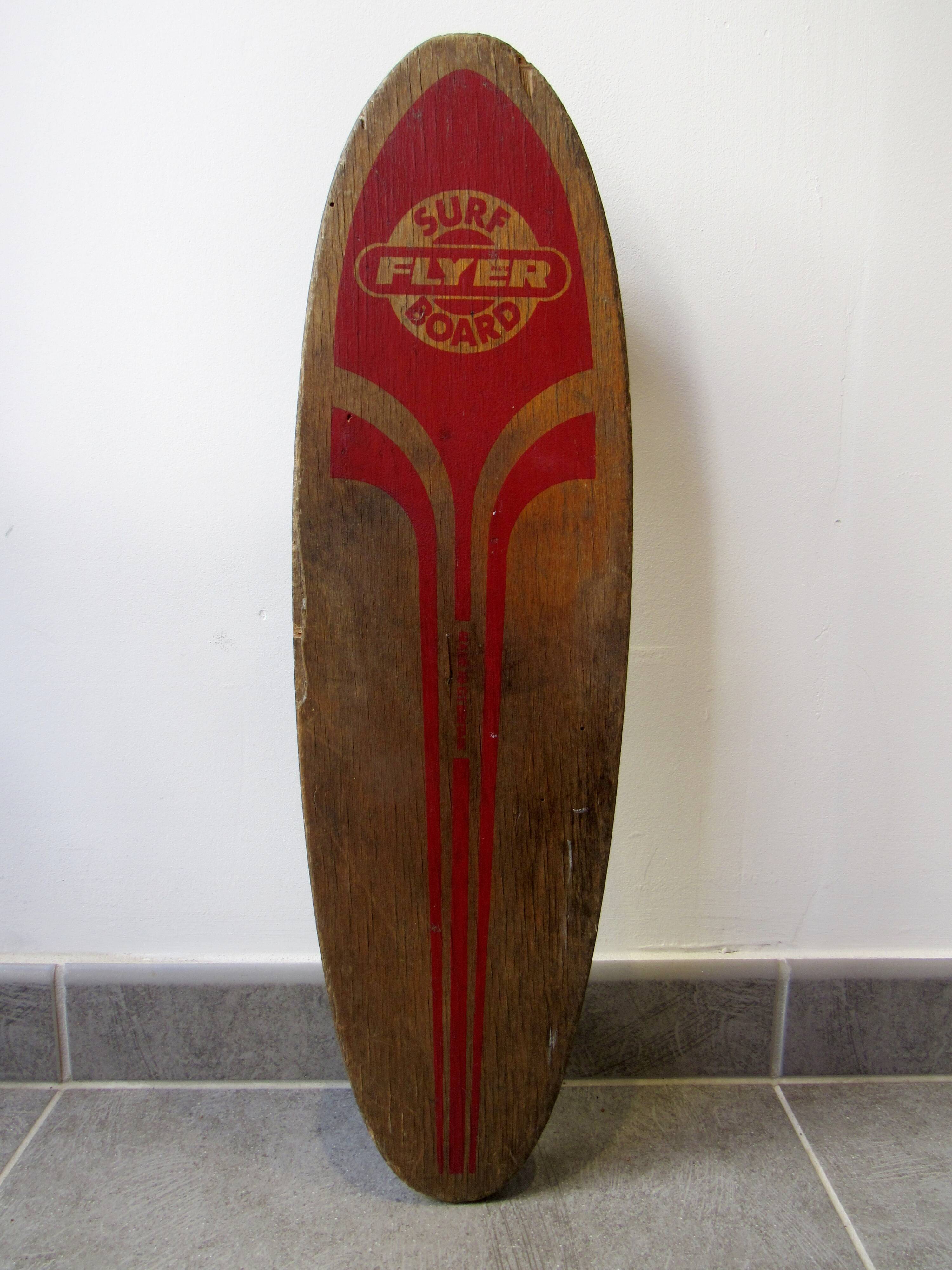 Skateboard surf flyer board vintage