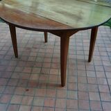 Cherry shutter table