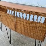 Vintage 1950s bar counter with two rattan and metal stools