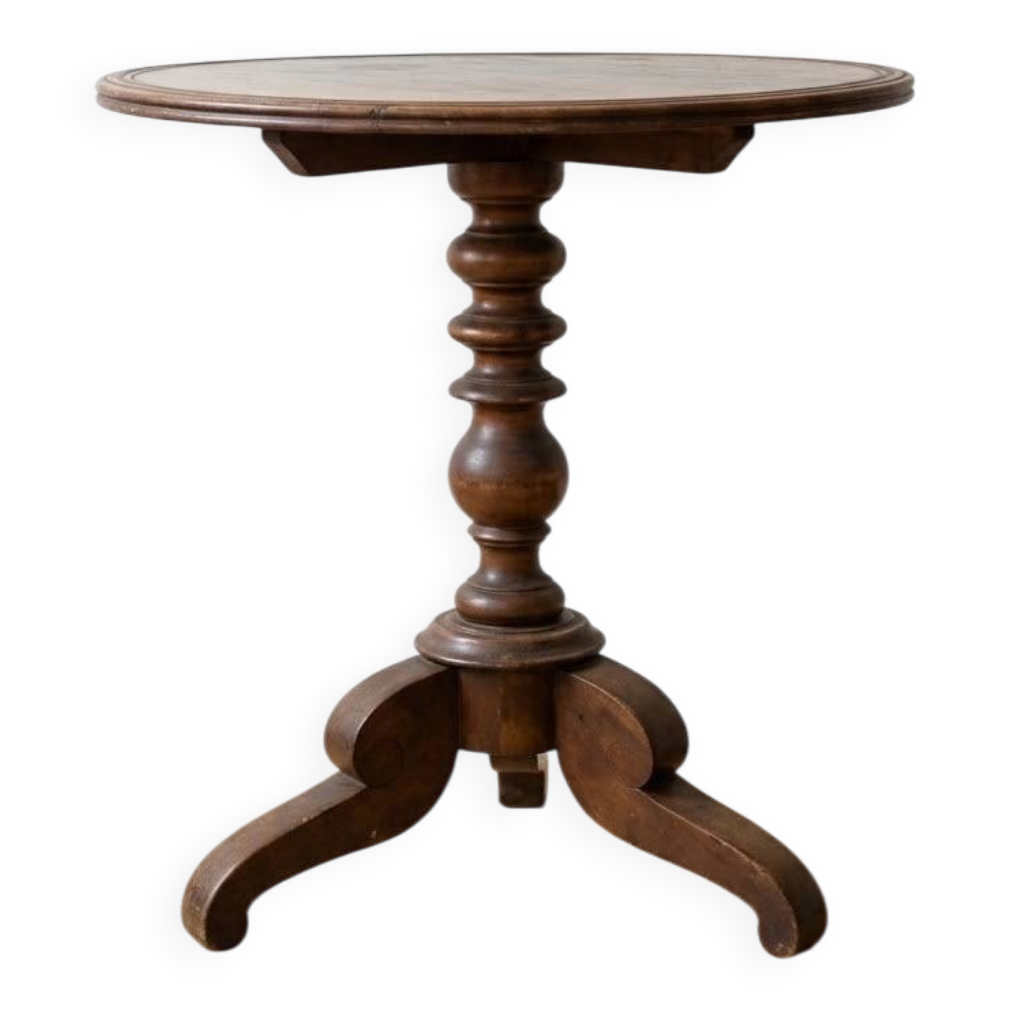Antique wooden guéridon with a tilting top.