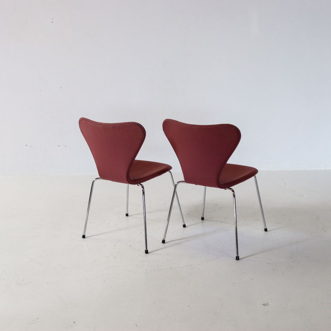 Fritz Hansen Butterfly chairs by Arne Jacobsen