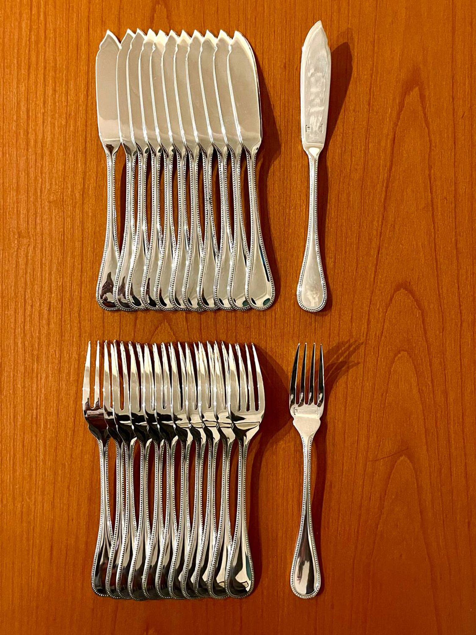 Christofle Perles 12-piece fish cutlery set, excellent condition