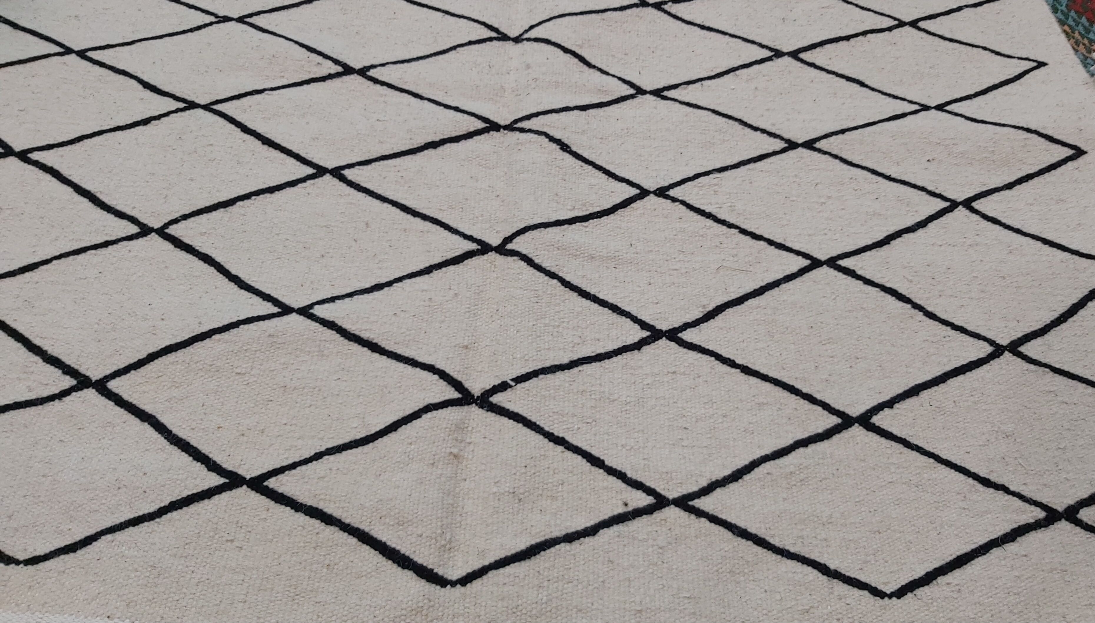 Handmade white and black Berber carpet 245x156cm