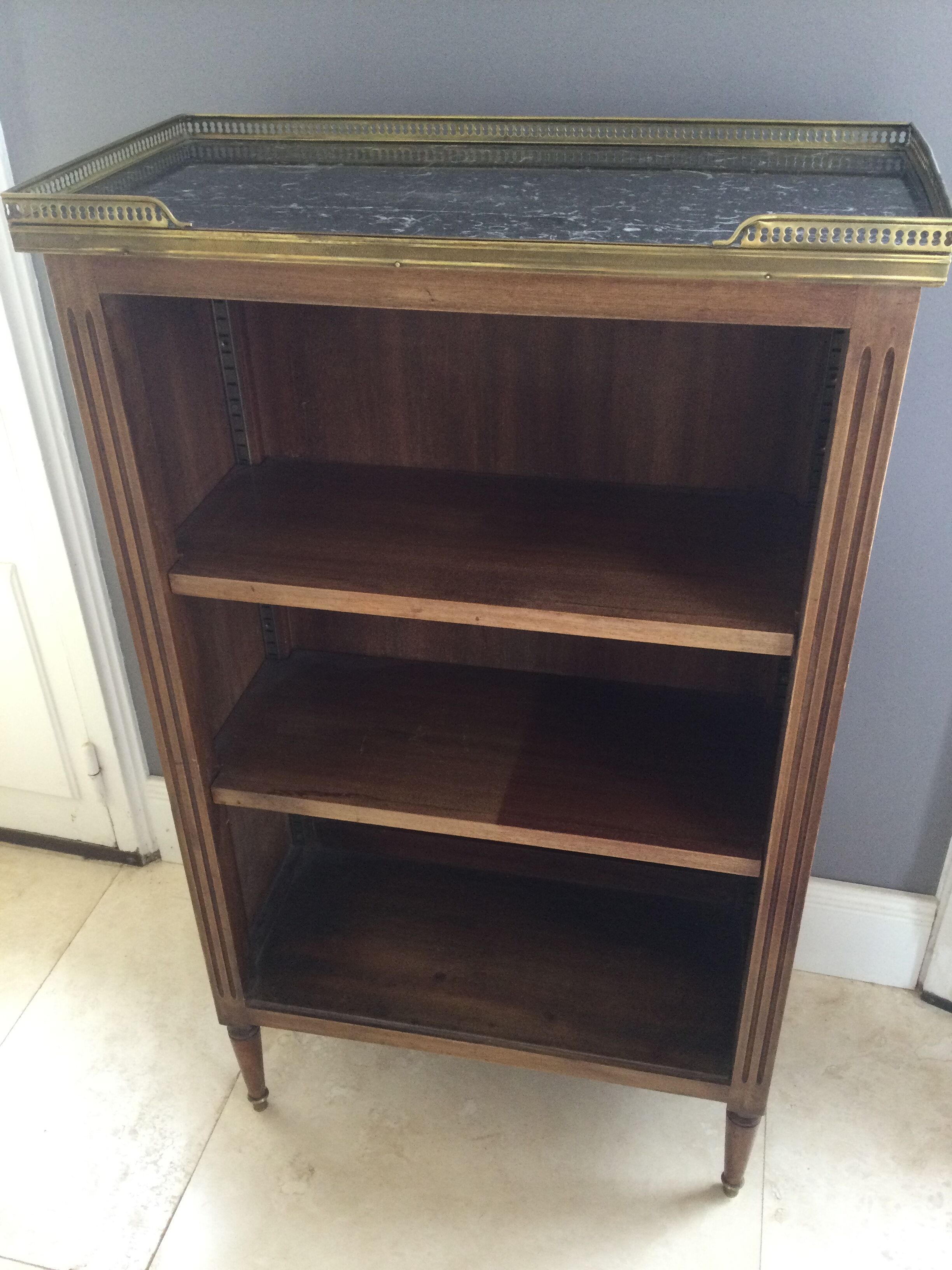 Bibus style Louis XVI