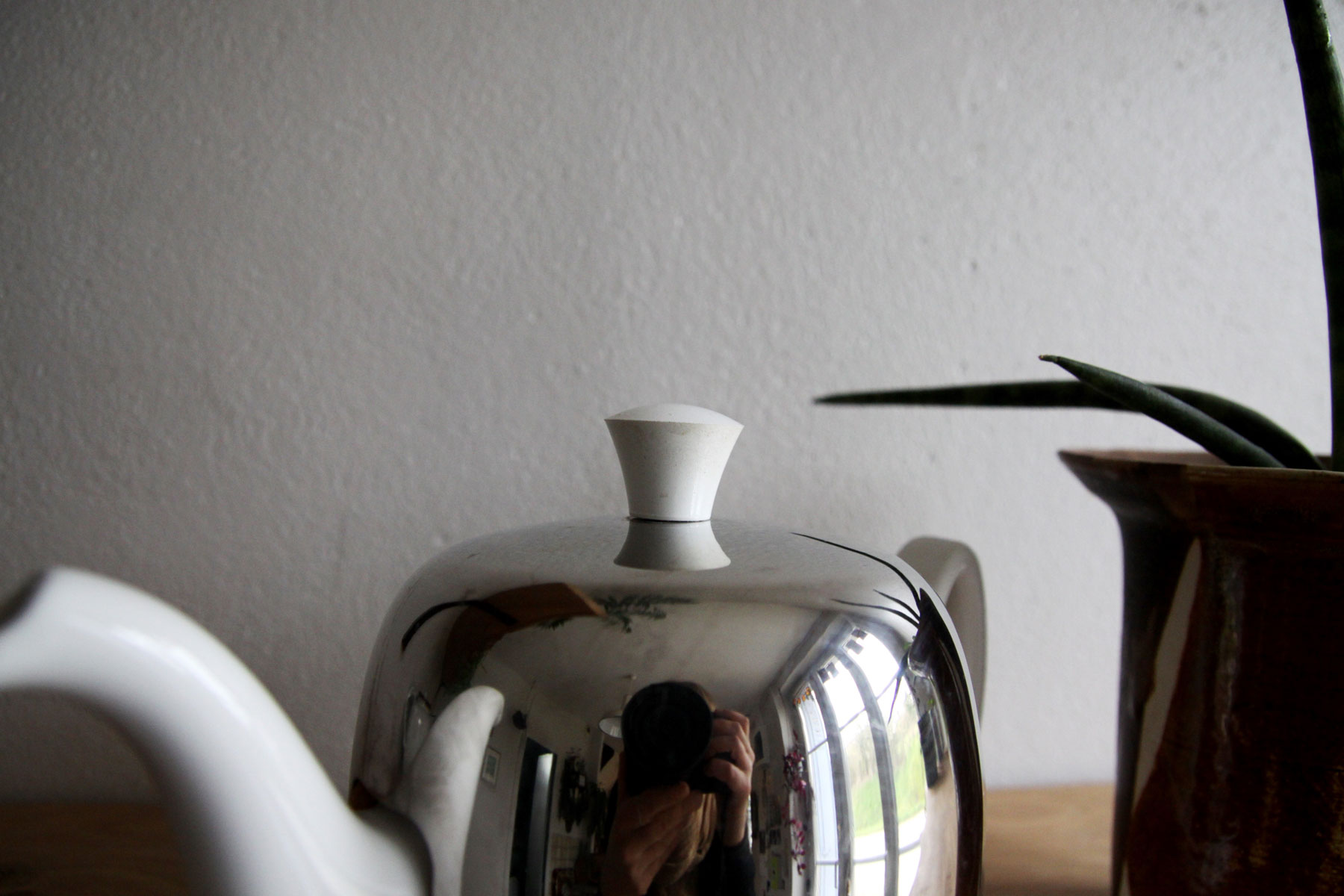 Porcelain Salam Teapot