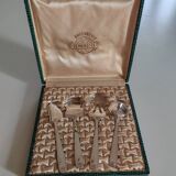 4 silver-plated metal serving utensils with case
