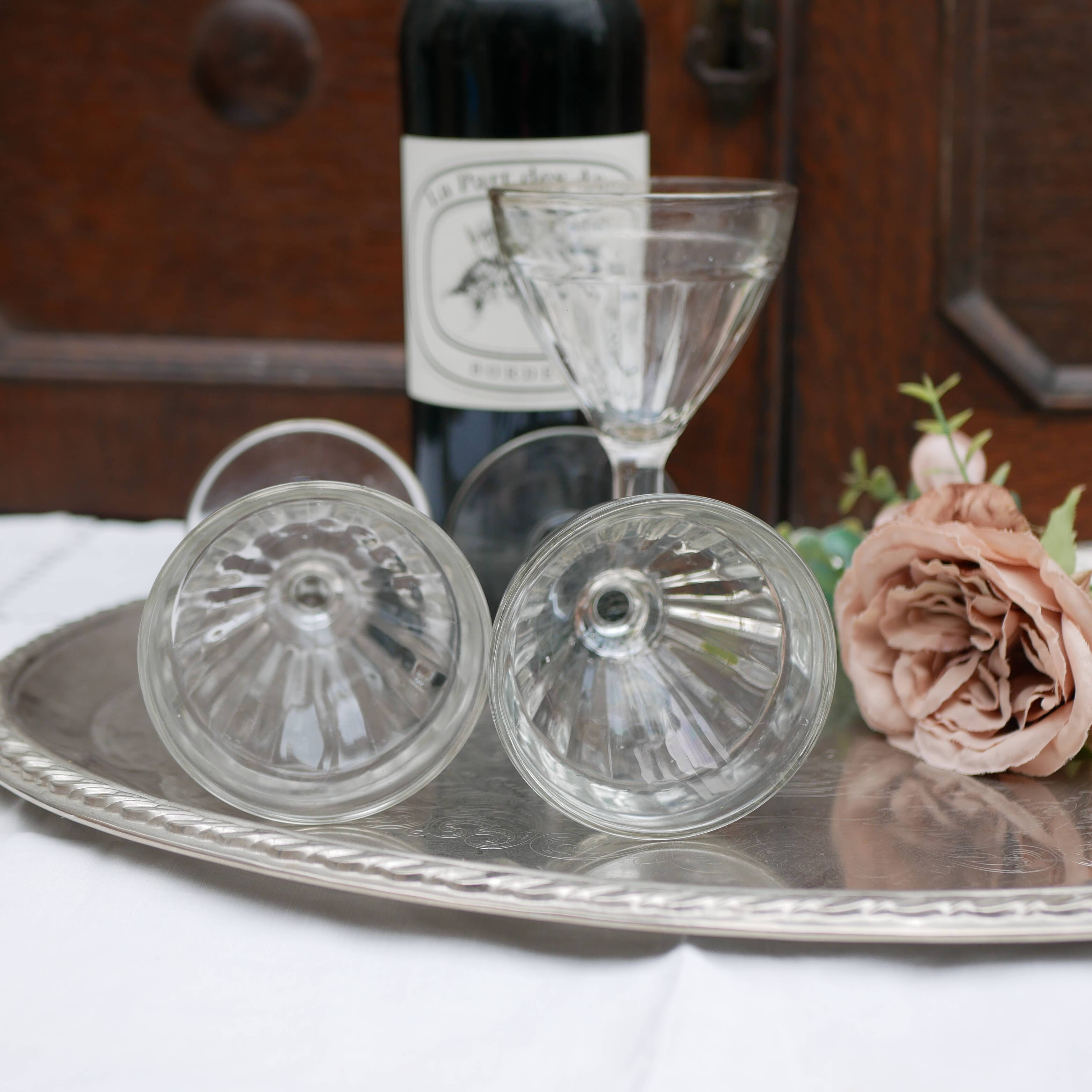Three Art Deco wine glasses, Café Bistro Illusion