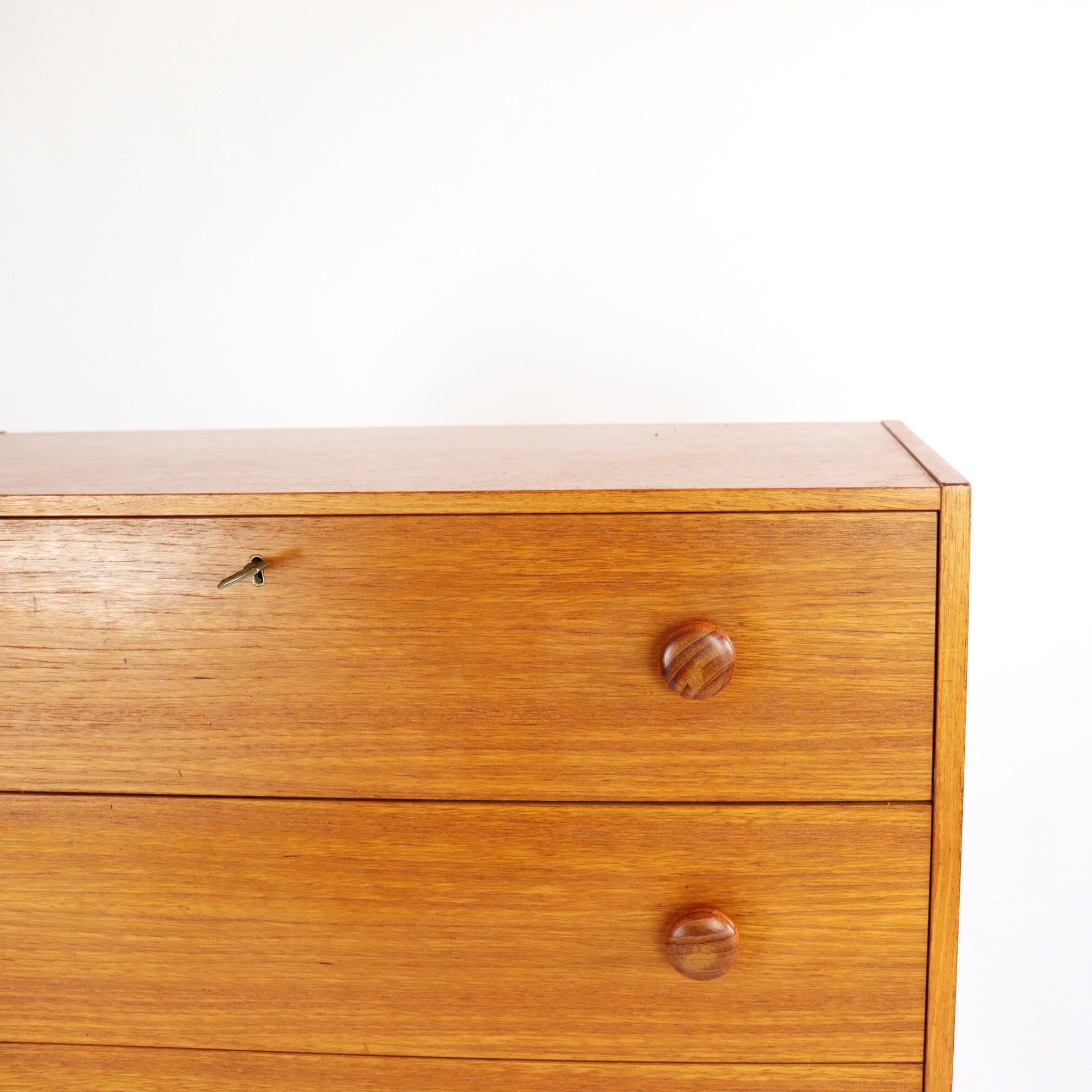 Chest of drawers six teak drawers