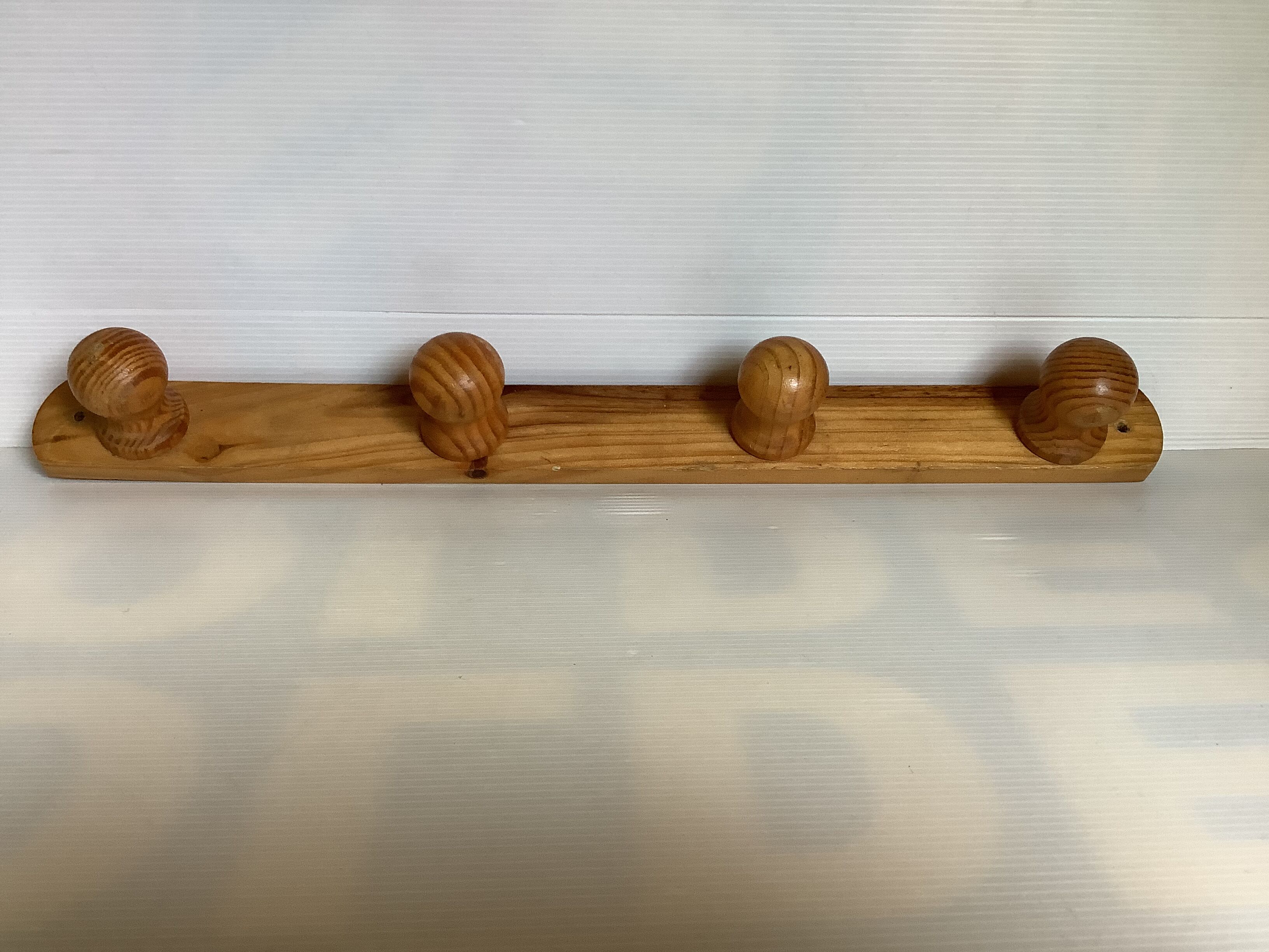 Coat rack in wood