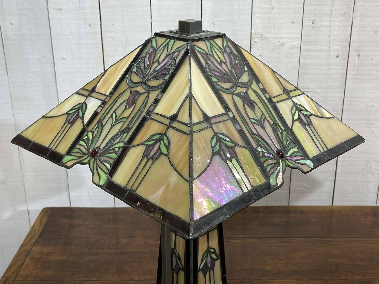 Modern Tiffany style lamp with Art Deco decor