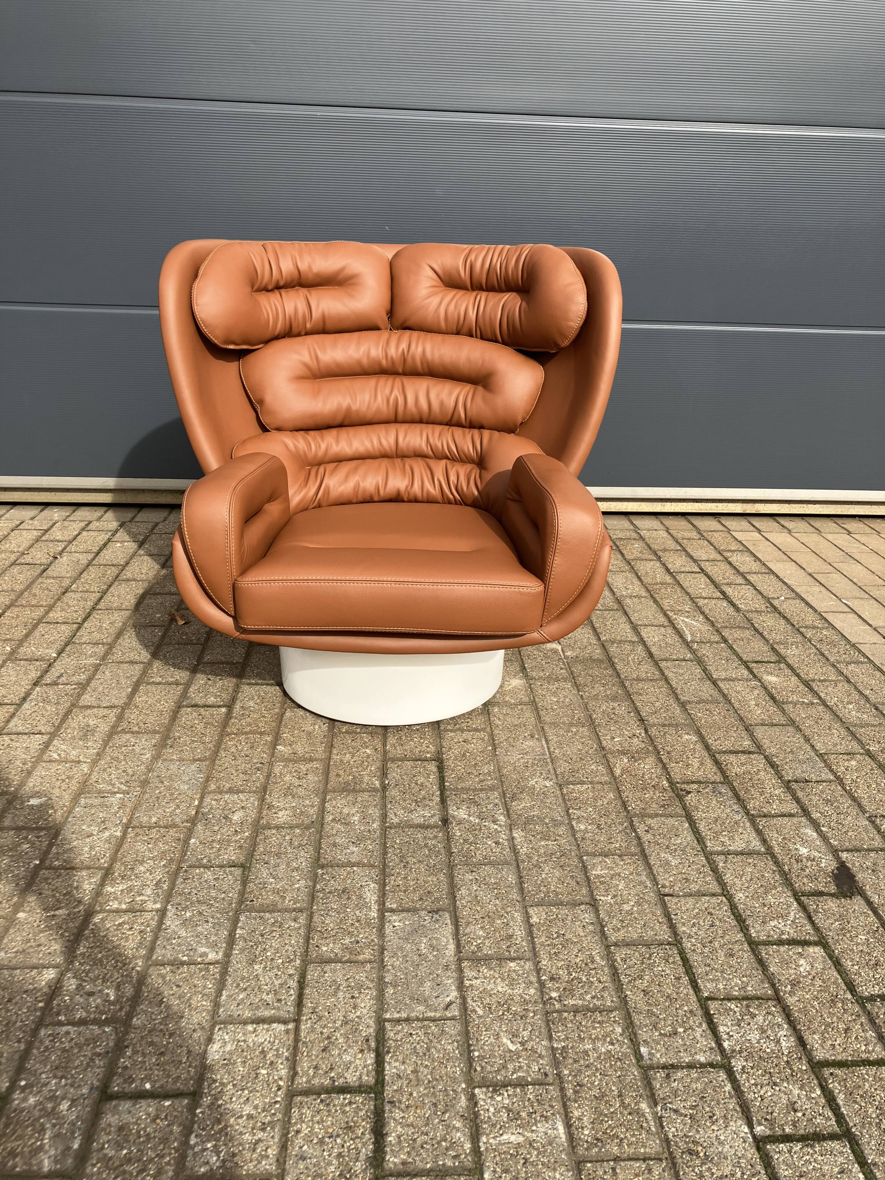 Joe Colombo Elda chair Longhi, Cognac leather in new condition!
