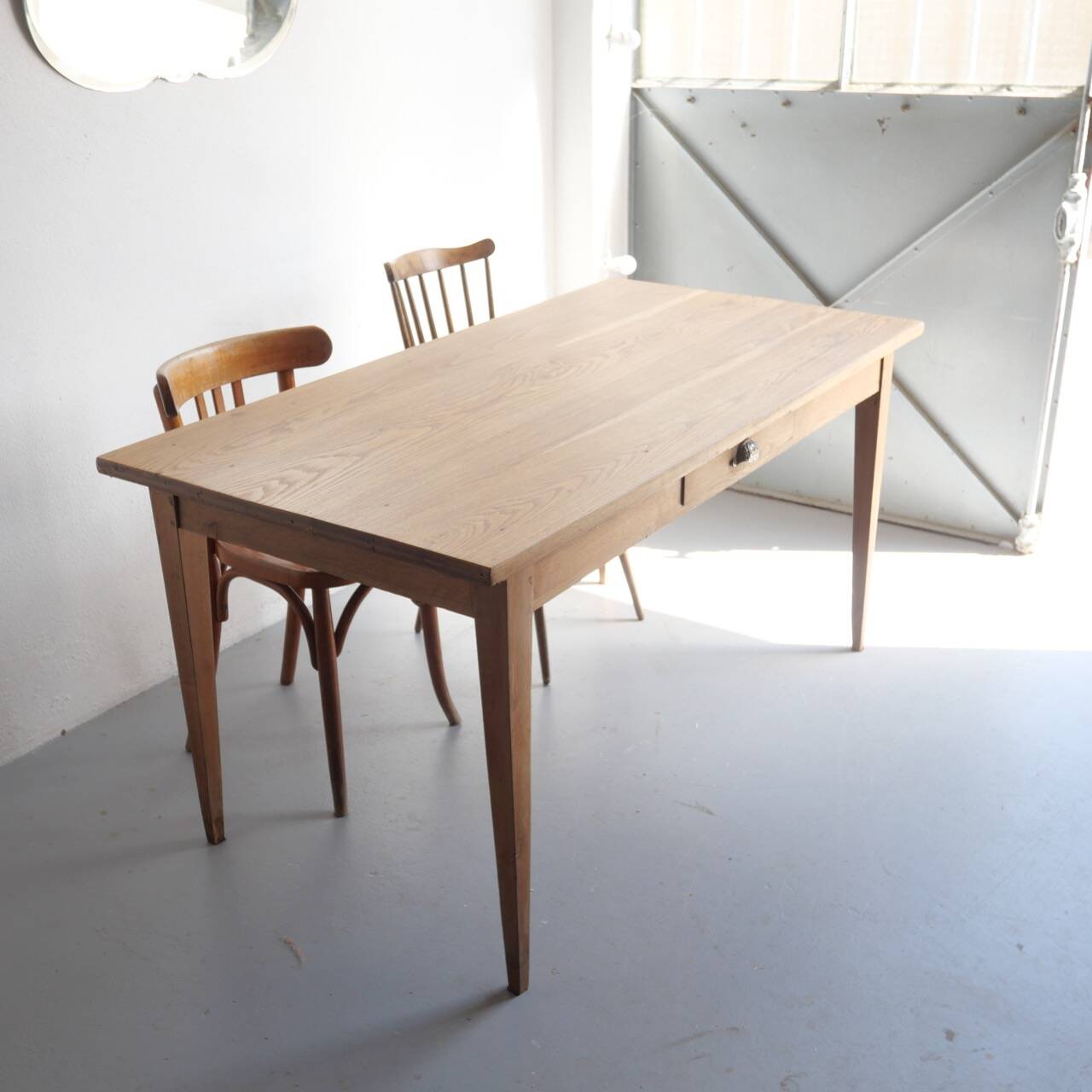 Table de ferme rénovée