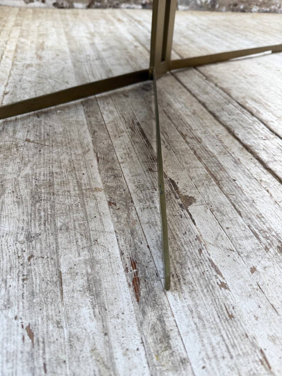 90s coffee table with Agate stone effect.