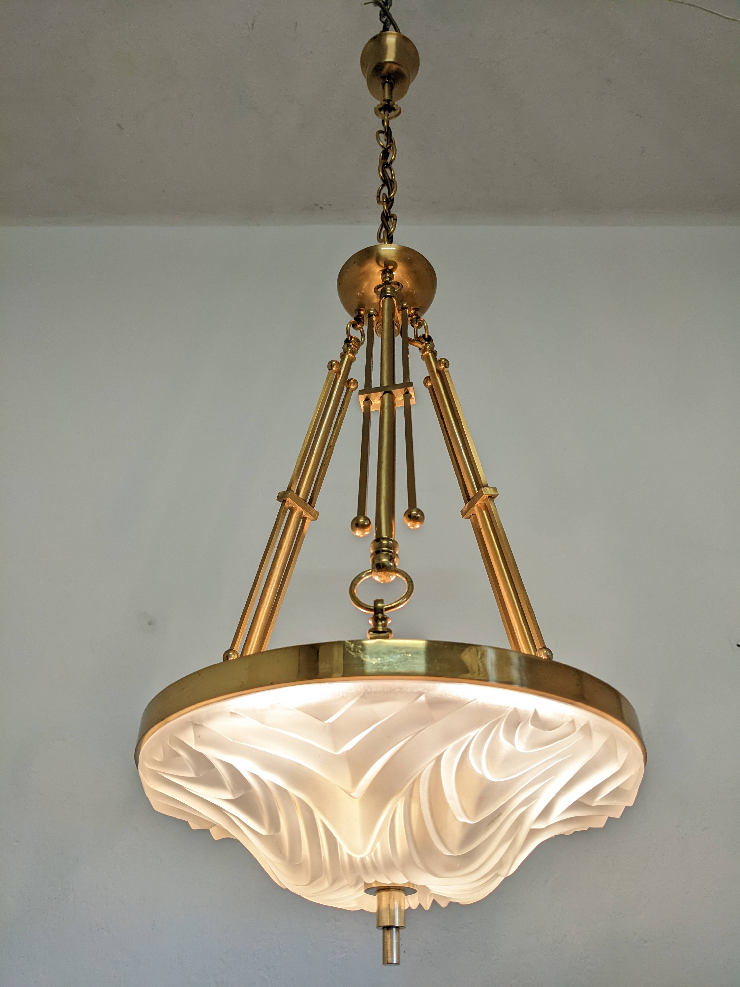 Lustre vasque de style Art déco en verre et laiton